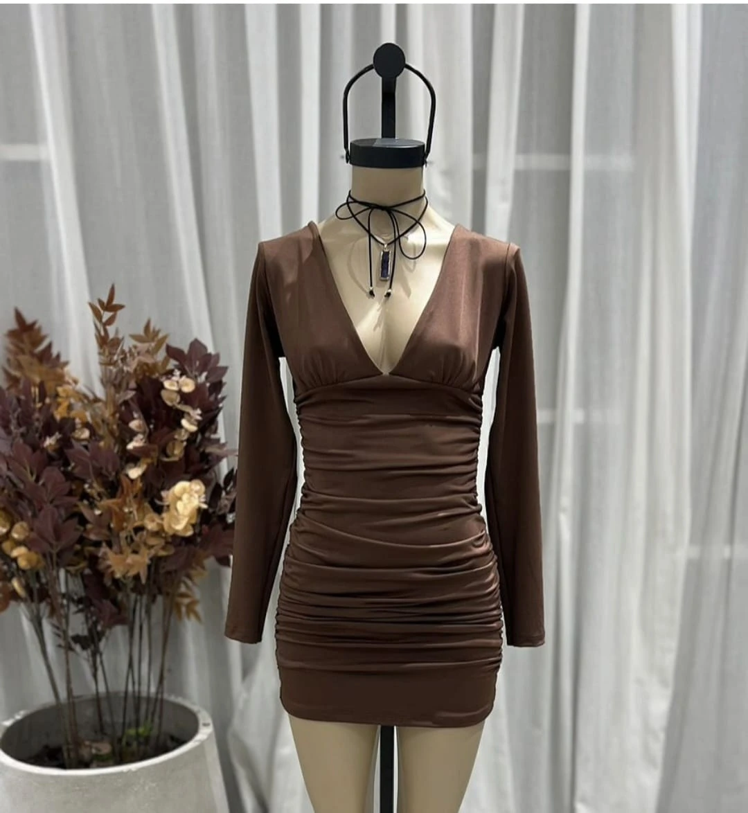 Vestido corto con frunce - 1